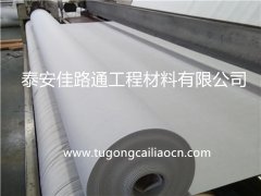 安微垃圾滲濾液調(diào)節(jié)池鋪設復合土工膜